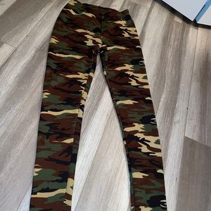 COZY CAMO LEGGINGS